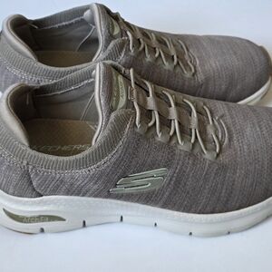 Skechers Men's Taupe Arch Fit Air-Cooled Extra Wide Sneakers Size 9.5 US